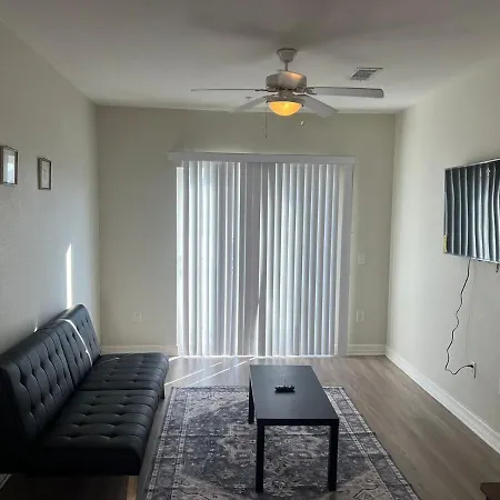 Chic 1Bhk Haven Quiet & Relaxing Near Austin Apartment